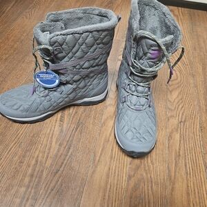 Columbia Gray Quilted Women's Boots